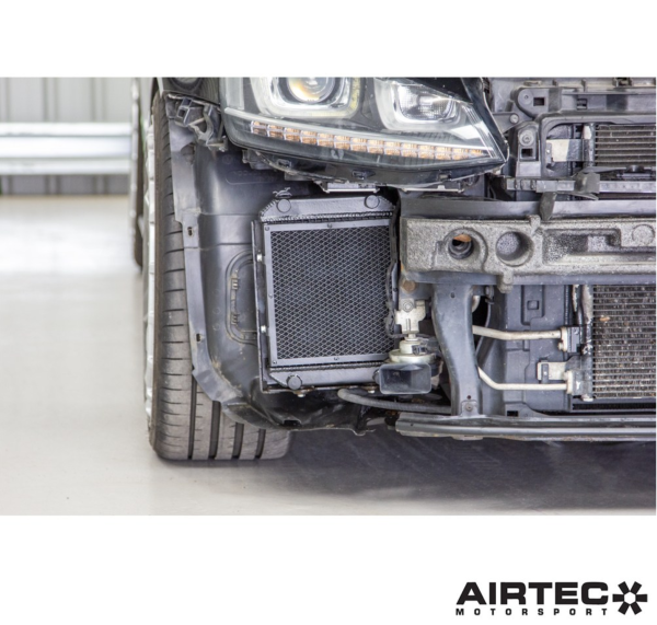 AIRTEC Motorsport Leistungsstarker Zusatzkühler (DSG & Motor) für VW Golf Mk7/Mk8 R, Audi S3, Seat L